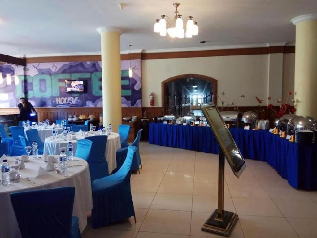 Athaya Hotel Kendari Eksteriør bilde